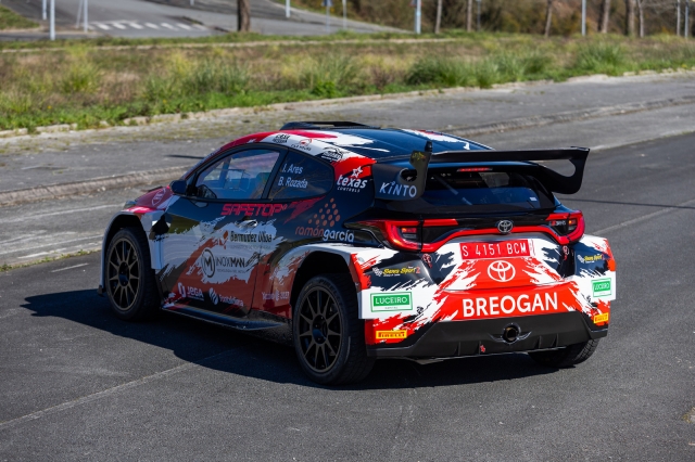 01_ToyotaAresRacing (16)